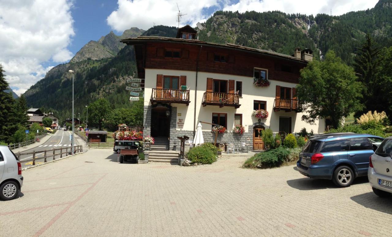Hotel Flora Alpina Gressoney-Saint-Jean Kültér fotó